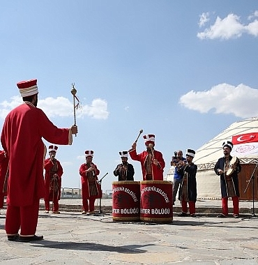 konya-buyuksehir-malazgirt-zaferinin-953-yil-donumu-coskusuna-eslik-ediyor.jpg