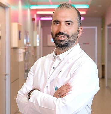 mevsim-gecislerinde-bu-hastaliga-dikkat-bipolar-affektif-bozukluk-mani-ya-da-depresyon-atagina-neden-olabiliyor.jpg