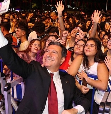 mugla-buyuksehir-basin-bulteni-30-agustos-muglada-coskuyla-kutlandi.jpg