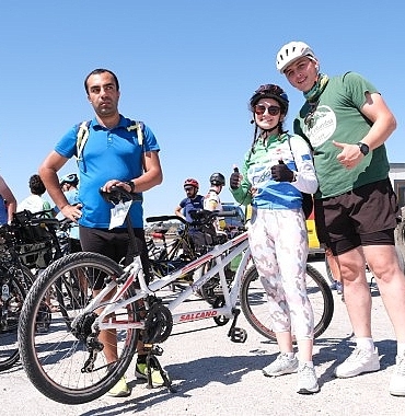 mysia-yollarinda-engelsiz-dostluklar-icin-pedal-cevirdiler.jpg