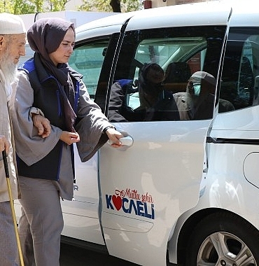 nazmi-amcanin-en-buyuk-destegi-genis-ailem.jpg
