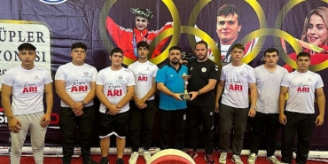 nevsehir-belediyesi-genclik-ve-spor-kulubu-halter-takimi-sivasta-duzenlenen-yildizlar-kulupler-turkiye-halter-sampiyonasinda-takim-halinde-besinci-oldu.jpg