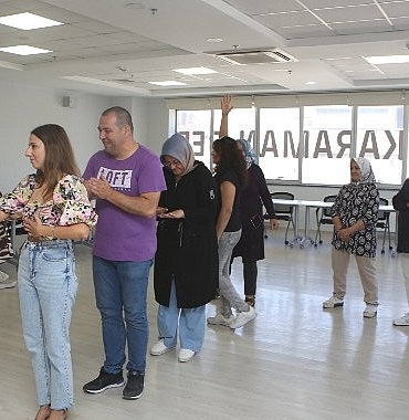 niluferli-kadinlar-drama-ile-iletisimini-guclendiriyor.jpg
