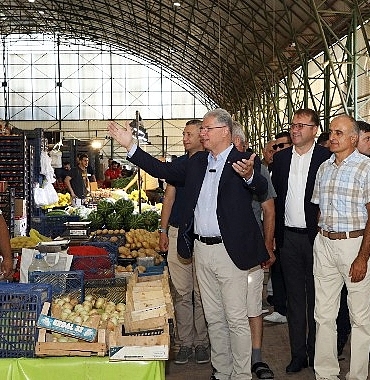 omerbey-mahallesi-dolgu-alaninda-bulunan-ve-2019-yilinda-faaliyetlerine-son-verilen-kapali-pazar-yeri-5-yil-aradan-sonra-yeniden-acildi.jpg