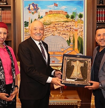 paraguayin-ankara-buyukelcisi-ceferino-adrian-valdez-peralta-nevsehir-belediye-baskani-rasim-ariyi-ziyaret-etti.jpg