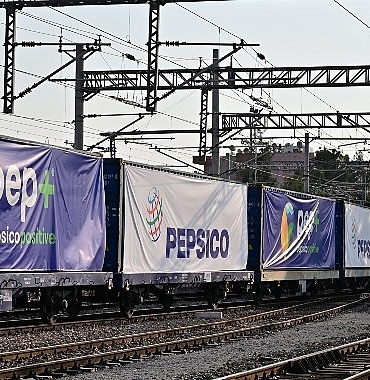 pepsico-turkiyede-elektrikli-tren-ile-hizli-tuketim-sektorunde-gida-tasimaciligi-gerceklestiren-ilk-sirket-oldu.jpg
