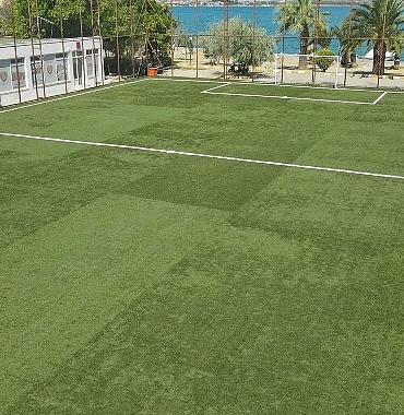 sari-zeybek-sosyal-ve-spor-tesisleri-yenilendi.jpg
