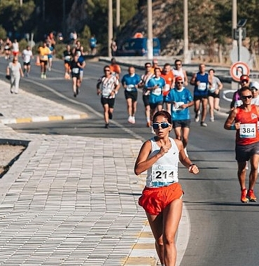 sedoxy-sports-events-organizasyonuyla-gerceklesecek-olan-uluslararasi-ayvalik-kurtulus-yari-maratonu-14-eylul-cumartesi-gunu-yerli-ve-yabanci-1000-sporcunun-katilimiyla-kosulacak.jpg