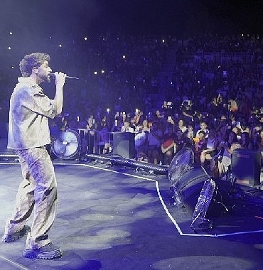 sefonun-kusadasi-konseri-sold-out-oldu.jpg