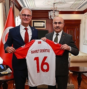 thf-baskani-ugur-kilic-hentbolu-daha-genis-kitlelere-ulastirmak-icin-calismalarimizi-surduruyoruz.jpg