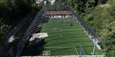 turgut-mahallesi-spor-sahasinin-ustu-kapatiliyor.jpg