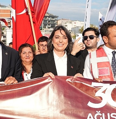 uskudarda-30-agustos-zafer-bayrami-coskuyla-kutlandi.jpg