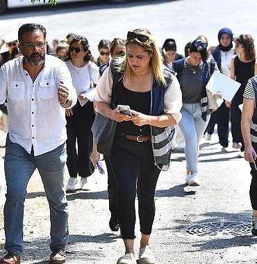 yangin-bolgesinde-kapilar-tek-tek-calindi.jpg