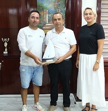 yat-yelken-kulubunden-baskan-yardimcisi-baytekine-ziyaret.jpg