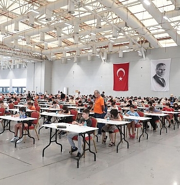 yaz-donemi-oncesi-ogrencilerini-mezun-eden-ibb-teknoloji-atolyeleri-2024-2025-yili-ogrencilerini-kabul-etmeye-hazirlaniyor.jpg