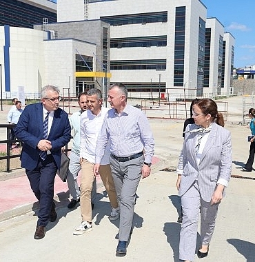 yeni-hastaneye-cevre-duzenlemesi-ve-kavsak.jpg