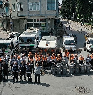 zeytinburnu-sokaklarinda-yaz-temizligi.jpg