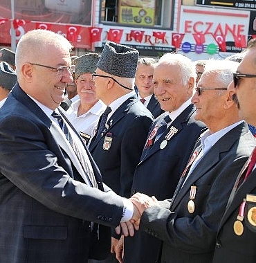 19-eylul-gaziler-gunu-edremit-ilcesinde-duzenlenen-torenlerle-kutlandi.jpg