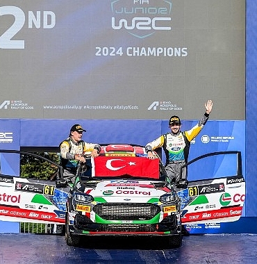 ali-turkkan-ile-castrol-ford-team-turkiye-dunya-ucuncusu-oldu.jpg