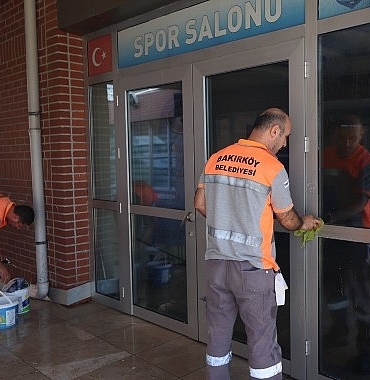 bakirkoy-belediyesinden-okullara-temizlik-gorevlisi-destegi.jpg