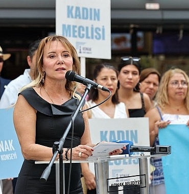 baris-guvercinleri-konakta-havalandi.jpg