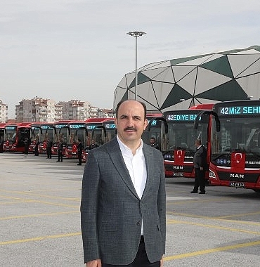 baskan-altay-yeni-kayit-yaptiran-universite-ogrencileri-konyada-toplu-ulasimi-10-gun-ucretsiz-kullaniyor.jpg