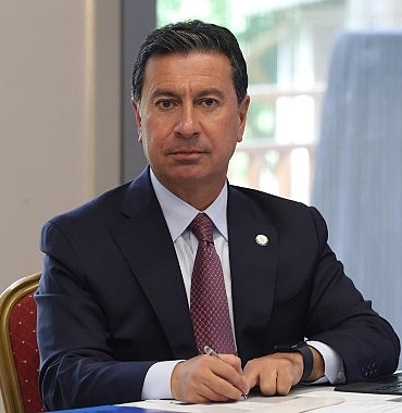 baskan-aras-iklim-zirvesi-icin-fransaya-gidiyor.jpg