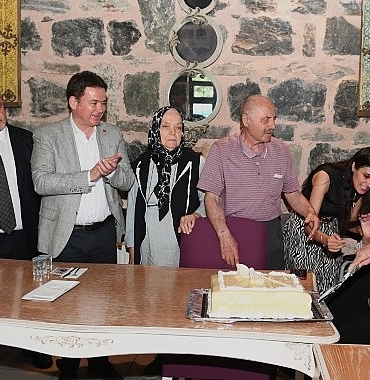 baskan-aydin-azheimer-hastalarini-unutmadi.jpg