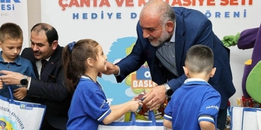 baskan-ibrahim-sandikci-tum-ogrencilerimize-canta-ve-kirtasiye-seti-hediye-edecegiz.jpg