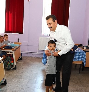 baskan-kirgozden-egitime-destek.jpg
