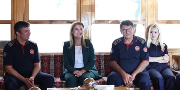 baskan-ovalioglu-itfaiyecileri-ziyaret-etti.jpg