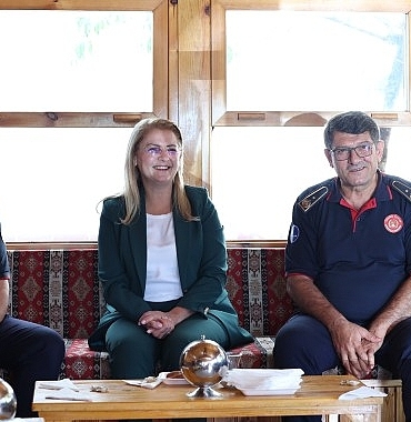 baskan-ovalioglu-itfaiyecileri-ziyaret-etti.jpg