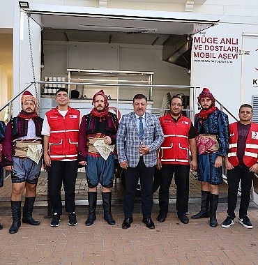 bilim-kultur-ve-sanat-senligine-turk-kizilay-karsiyaka-subesinden-destek.jpg