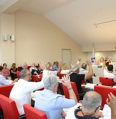 bu-yil-canta-ve-kirtasiye-malzemesi-guzelbahce-belediyesinden.jpg