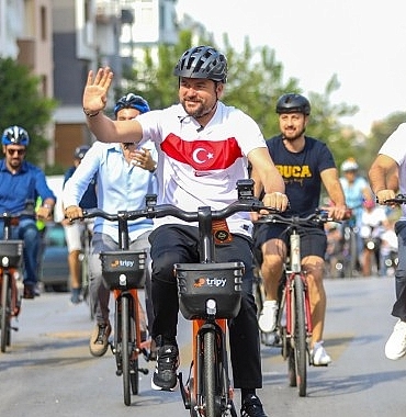 buca-belediye-baskani-gorkem-duman-cevreci-ulasimi-tesvik-etmek-icin-pedal-cevirdi.jpg