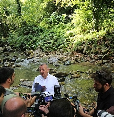 buyuksehir-kirazdereye-8-bin-adet-alabalik-saldi.jpg