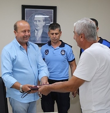buyuksehir-zabitasi-kayip-cantayi-sahibine-ulastirdi-700-bin-tl-para-ve-ziynet-esyasi.jpg