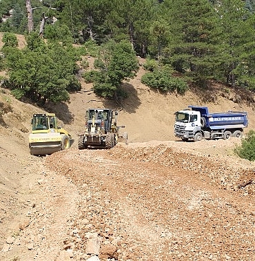 buyuksehirden-manavgatta-asfalt-oncesi-hazirlik.jpg