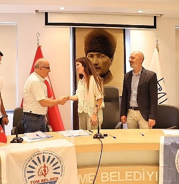cesme-belediyesi-ile-tum-bel-sen-arasinda-tis-imzalandi.jpg