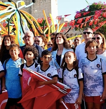 cesme-festivali-90larda-cesme-temasi-ile-basladi.jpg