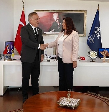 chp-genel-baskan-yardimcisi-gokhan-zeybek-baskan-cercioglunu-ziyaret-etti.jpg