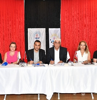 ciglide-memurlari-sevindiren-imza.jpg