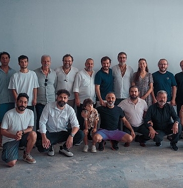dayi-2-bir-adamin-hikayesi-filminin-oyunculari-okuma-provasinda-bir-araya-geldi.jpg