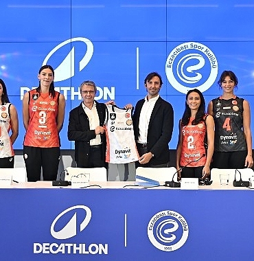 decathlon-eczacibasi-dynavit-kadin-voleybol-takiminin-teknik-sponsoru-oldu.jpg