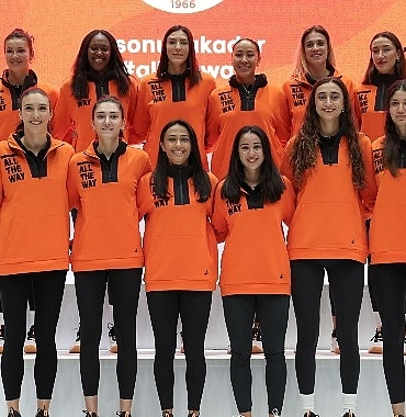 eczacibasi-dynavit-ve-beymen-clubin-stil-yolculugu-yeni-sezonda-da-devam-ediyor.jpg