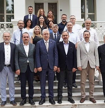ege-universitesinde-izmir-korfezindeki-cevresel-sorunlarin-cozumu-ile-ilgili-toplanti-yapildi.jpg