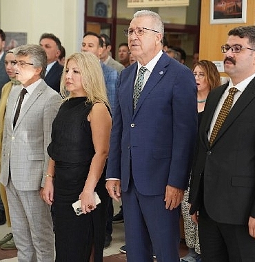 ege-universitesinde-turk-tarih-kurumu-100-yil-kitapligi-acildi.jpg