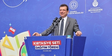 ekrem-imamoglu-bayrampasada-kirtasiye-seti-dagitim-torenine-katildi.jpg