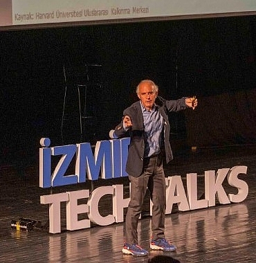 emin-capa-izmir-bizim-yaratici-endustriler-merkezimiz-olmali.jpg