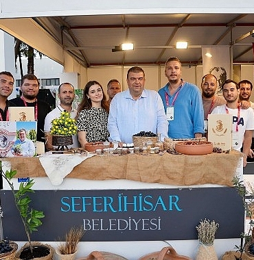 fuarda-seferihisara-buyuk-ilgi-seferihisar-belediyesi-standi-goz-doldurdu.jpg